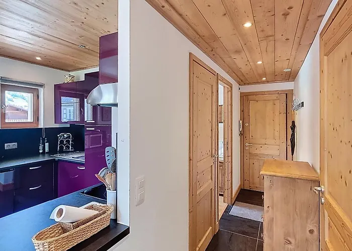 1 Peupliers - Centre Du Village - *