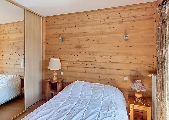 1 Peupliers - Centre Du Village - *